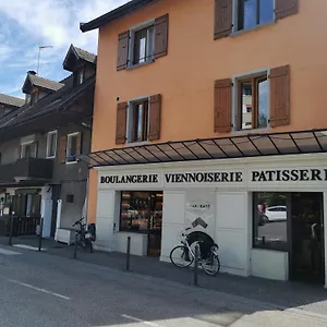 Apartment A 1 Minute Du, Annecy